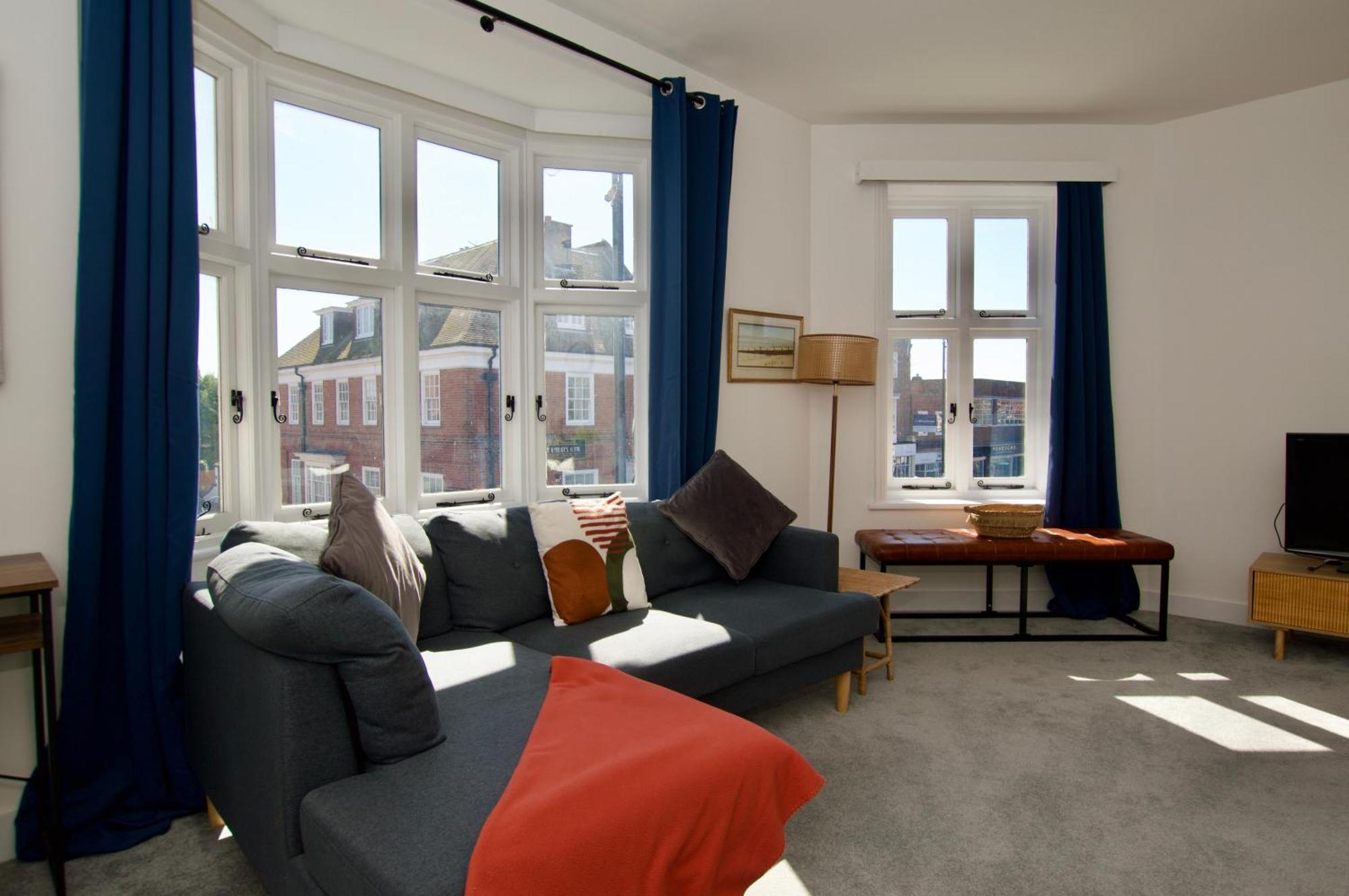 Beautiful Large 3-Bed Coastal Flat With Parking. Apartment Frinton-on-Sea Exterior photo