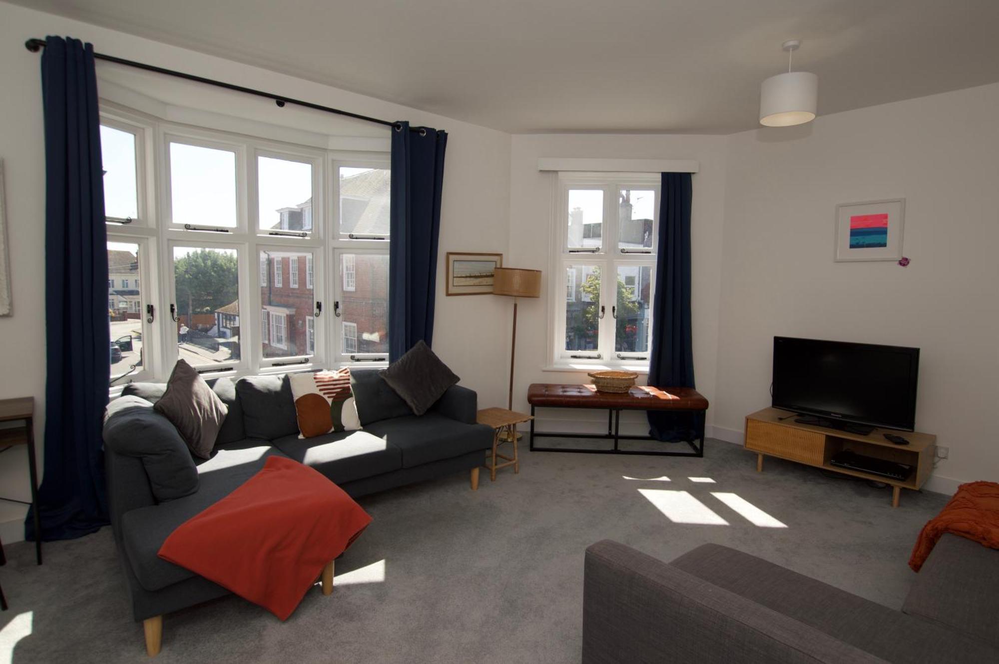 Beautiful Large 3-Bed Coastal Flat With Parking. Apartment Frinton-on-Sea Exterior photo
