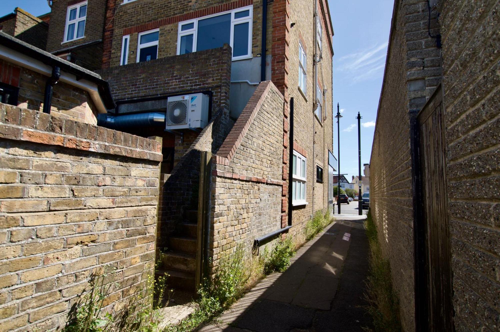 Beautiful Large 3-Bed Coastal Flat With Parking. Apartment Frinton-on-Sea Exterior photo